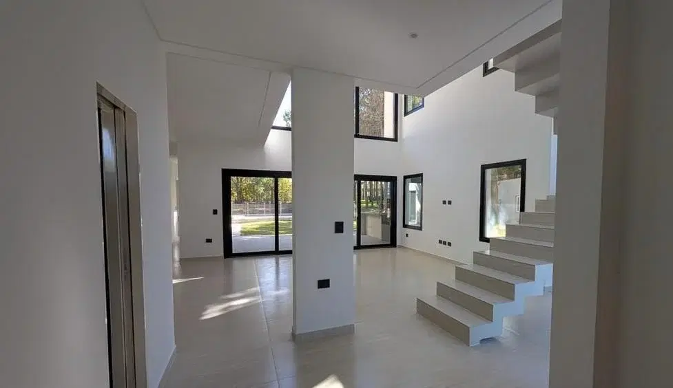 Casa en venta - 4 Dormitorios 5 Baños - Residencial I 1