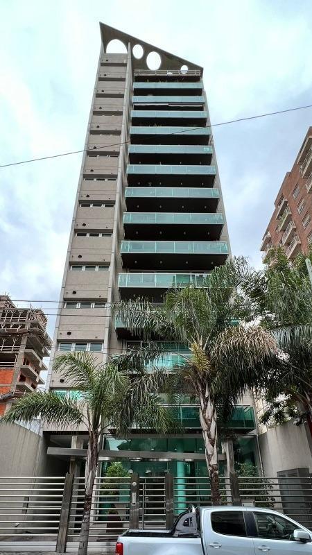 Departamento en venta - 3 Dormitorios 3 Baños - Cochera - 140Mts2 - Quilmes