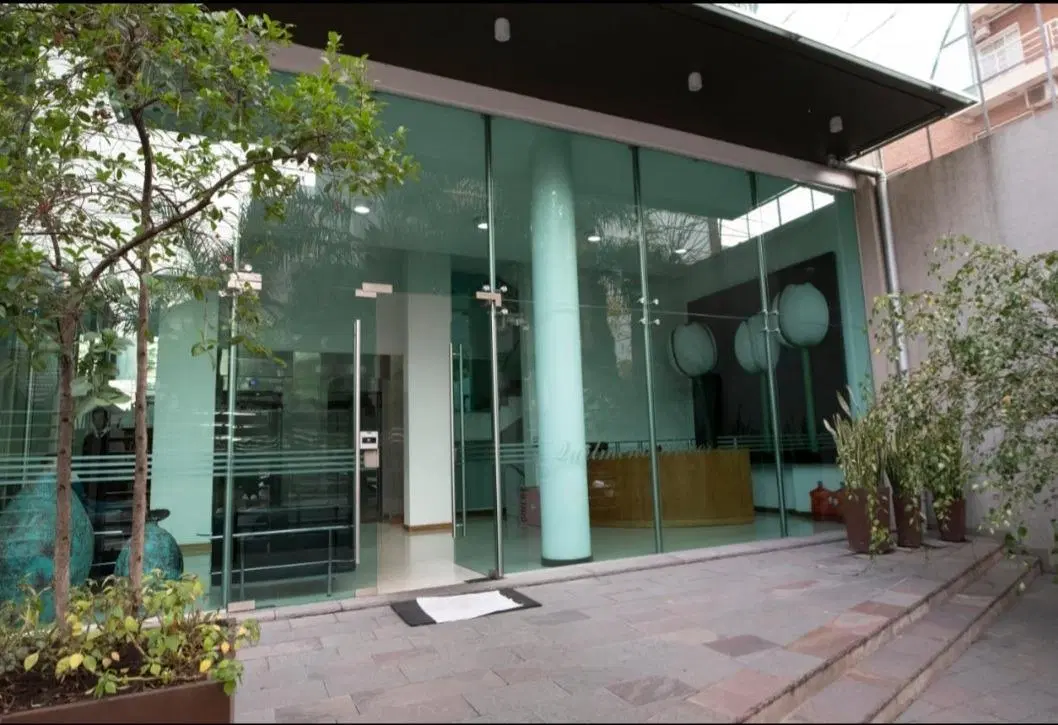 Departamento en venta - 3 Dormitorios 3 Baños - Cochera - 140Mts2 - Quilmes 3