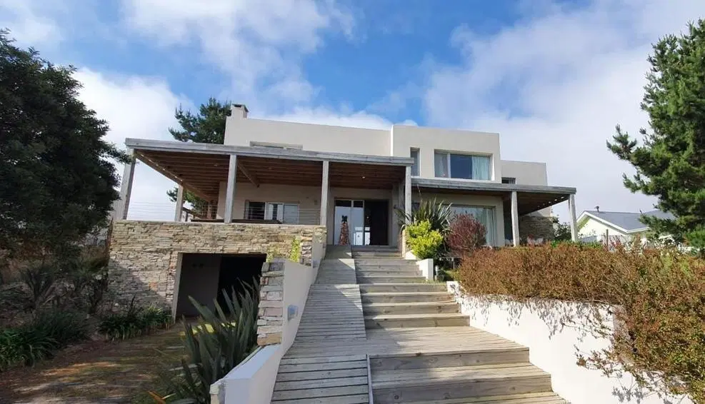 Casa en venta - 5 Dormitorios 7 Baños - Golf 1 3