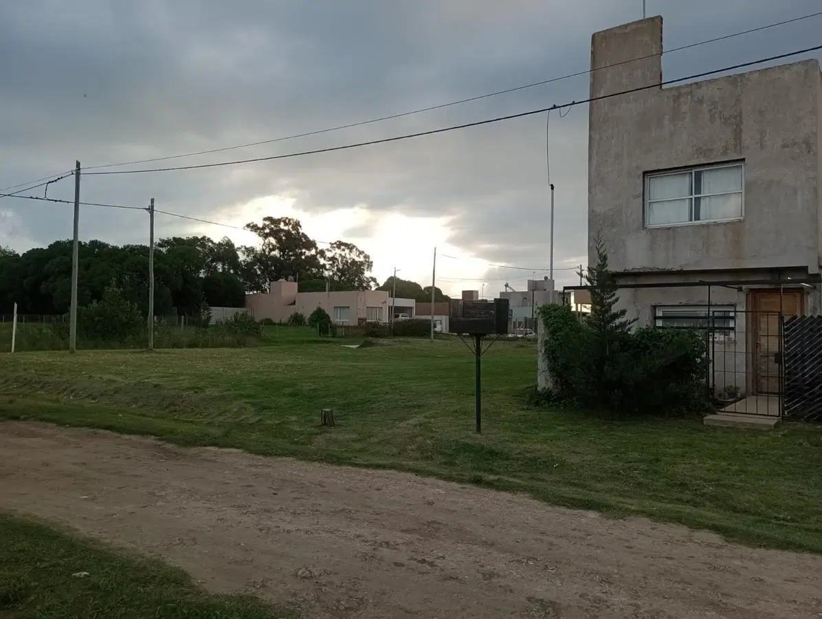 Casa en venta - 2 Dormitorios 1 Baño 1 Cochera - 300Mts2 - Necochea 2