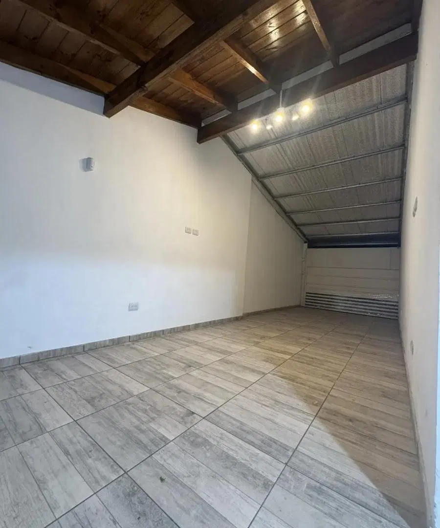 Casa en venta - 2 Dormitorios 1 Baño - Almirante Brown 5