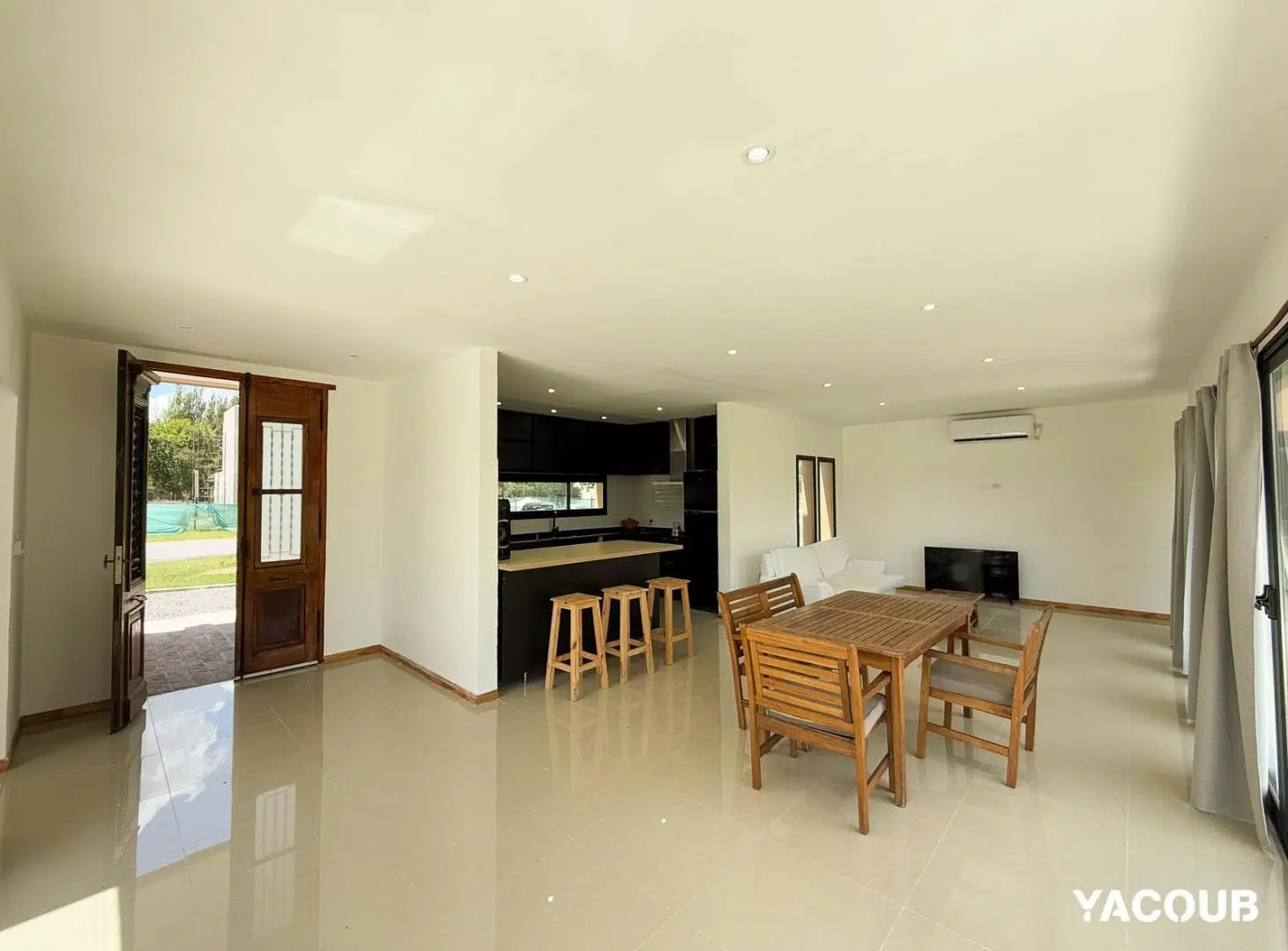 Casa en venta - 4 Dormitorios 4 Baños - 1.750Mts2 - La Plata 5
