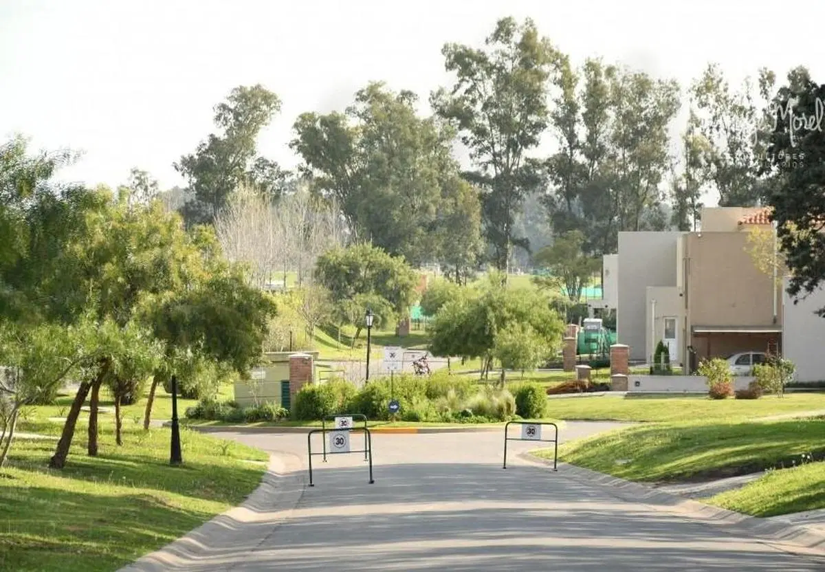 Terreno en venta - 462Mts2 totales - Santa Elisa, Pilar 3