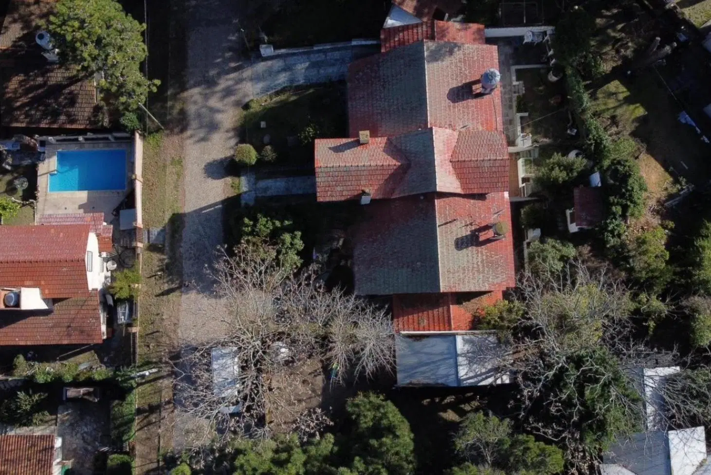 Casa en venta - 4 Dormitorios 3 Baños - Cocheras - 350Mts2 - Villa Gesell 4