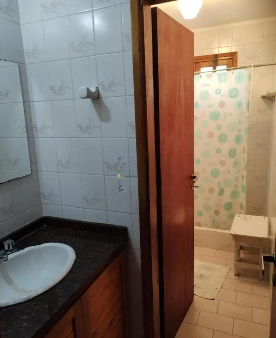 Casa en venta - 4 Dormitorios 3 Baños - Cocheras - 350Mts2 - Villa Gesell 3