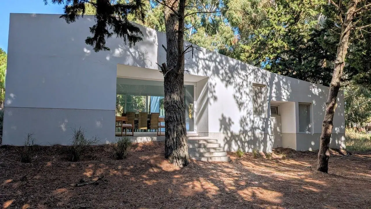 Casa en venta - 4 Dormitorios 2 Baños - Barrio Bosque 3