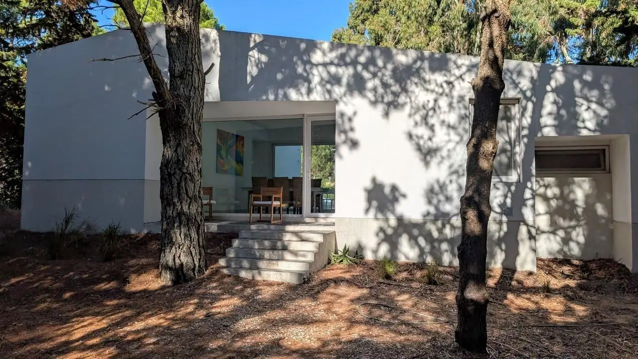 Casa en venta - 4 Dormitorios 2 Baños - Barrio Bosque 2