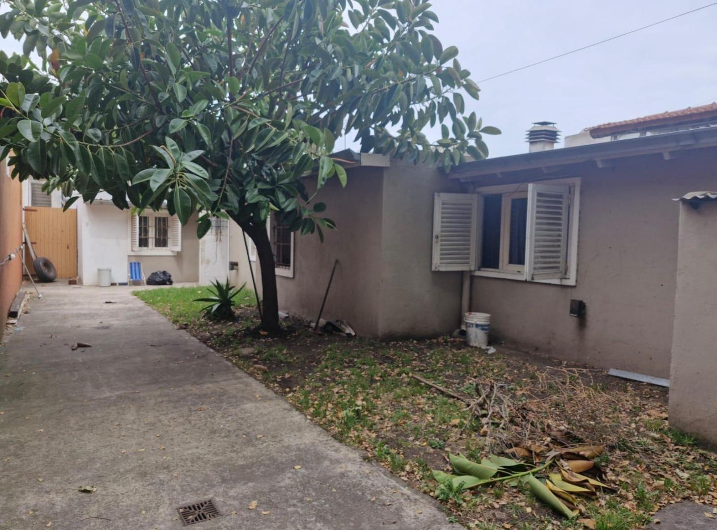 Casa en venta - 3 Dormitorios 2 Baños - 410Mts2 - Mar del Plata