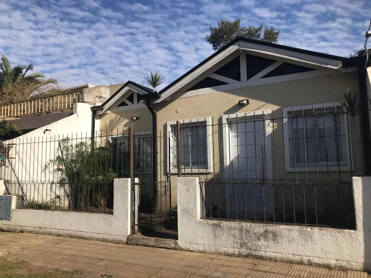Casa en venta - 2 Dormitorios 1 Baño - 97Mts2 - Ituzaingó 4