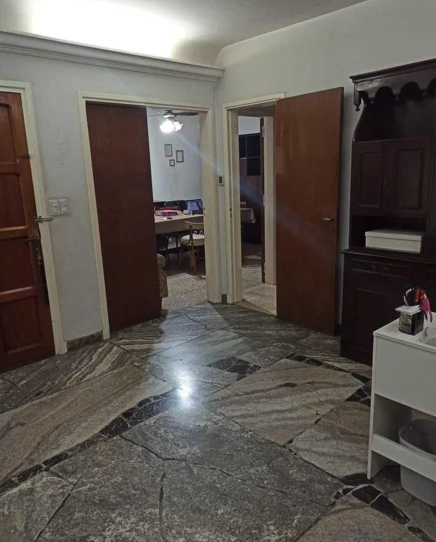 Casa en venta - 3 Dormitorios 3 Baños - Cochera - 150Mts2 - Lobos 3