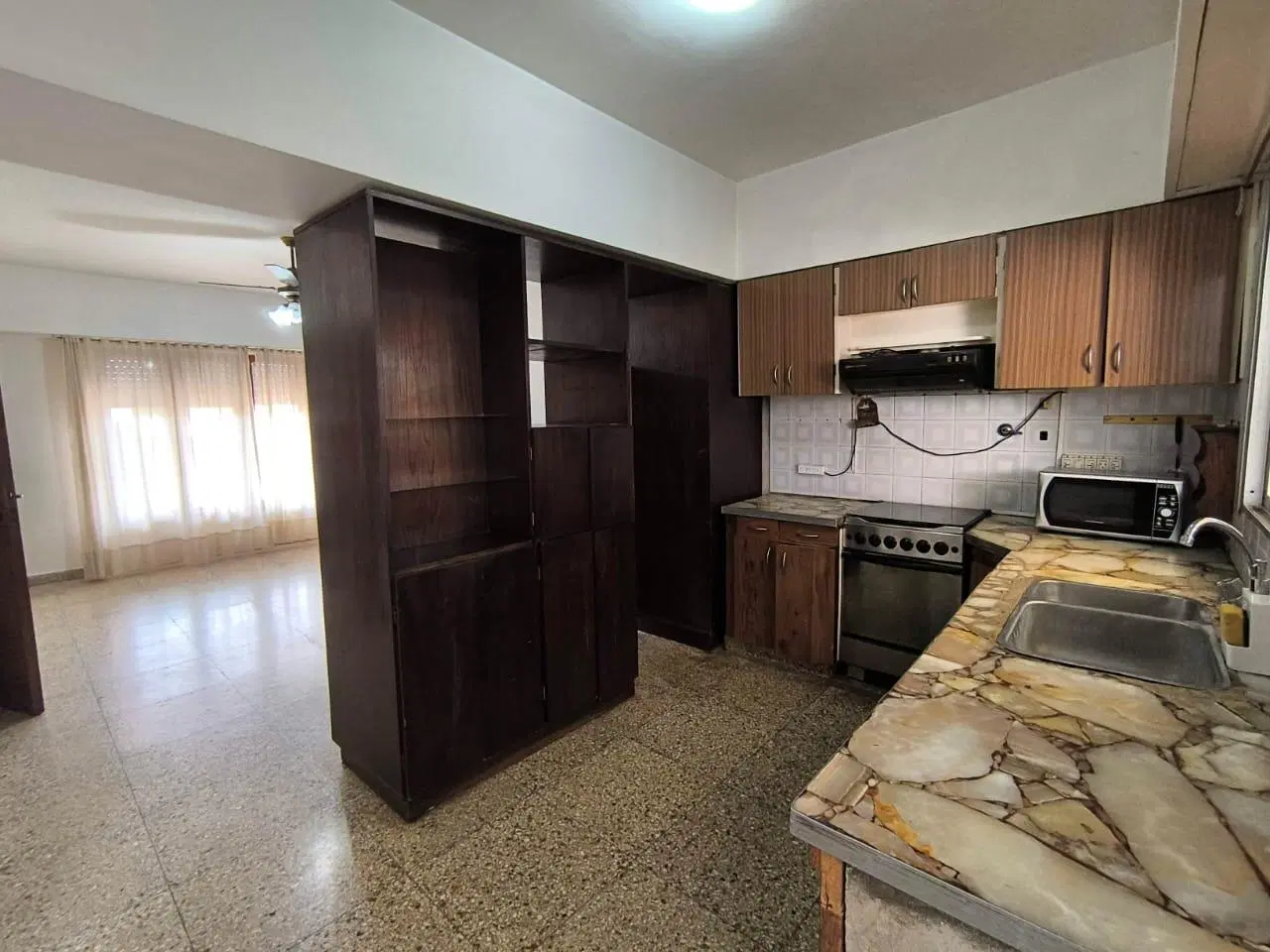 Casa en venta - 3 Dormitorios 3 Baños - Cochera - 150Mts2 - Lobos 1