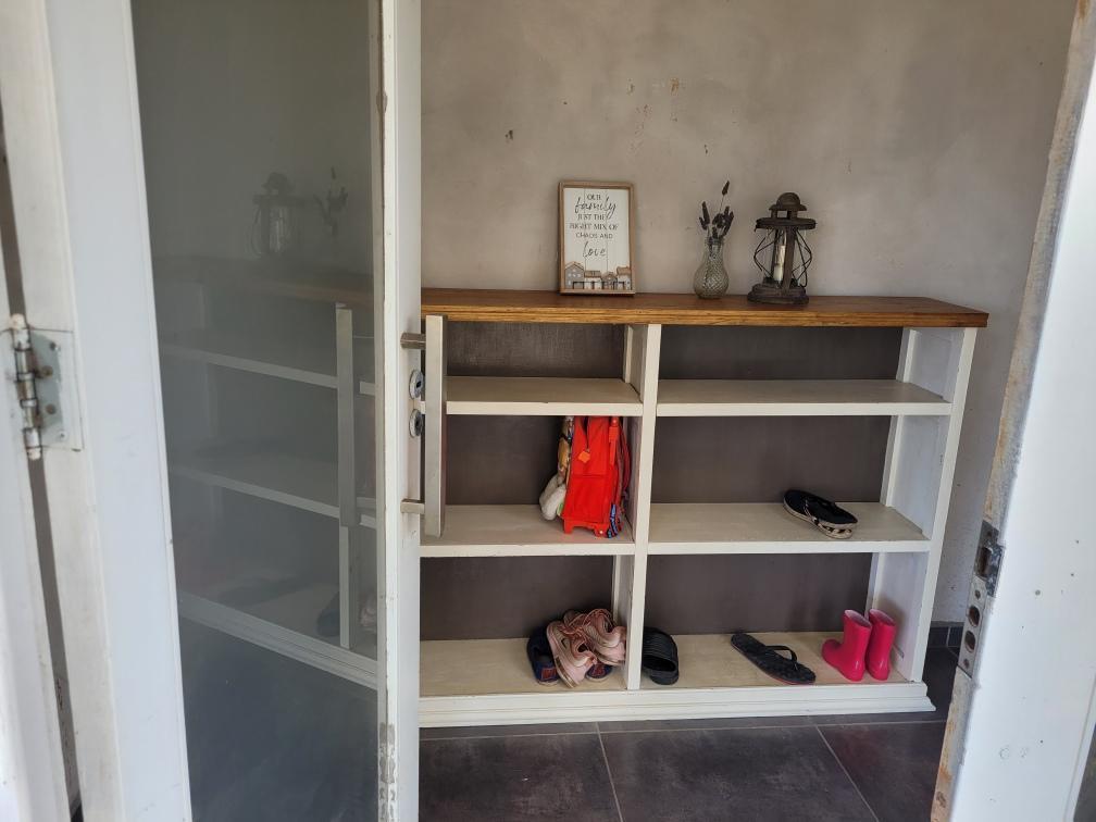Foto de Casa en venta - 3 Dormitorios 2 Baños - Cocheras - 360Mts2, imagen 4