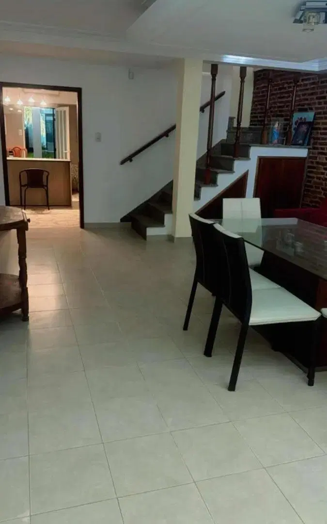 Casa en venta - 3 Dormitorios 3 Baños - Brandsen 1