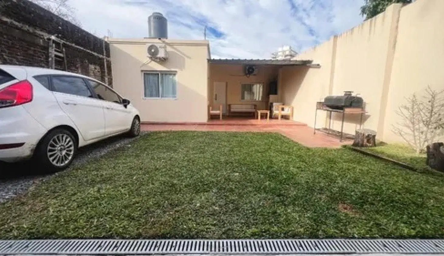 Casa en venta - 2 Dormitorios 1 Baño - Florencio Varela 2
