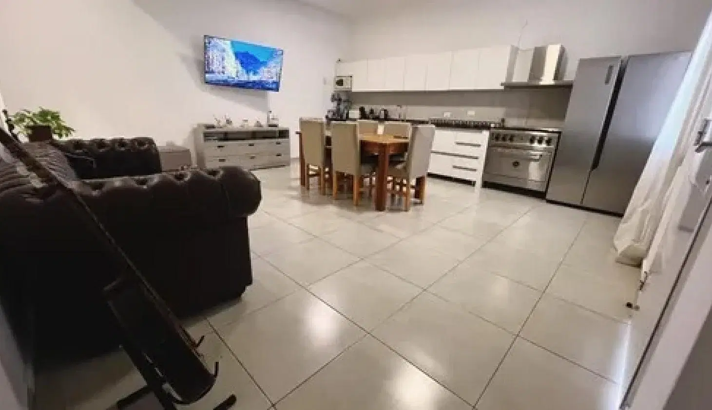 Casa en venta - 2 Dormitorios 1 Baño - Florencio Varela 5
