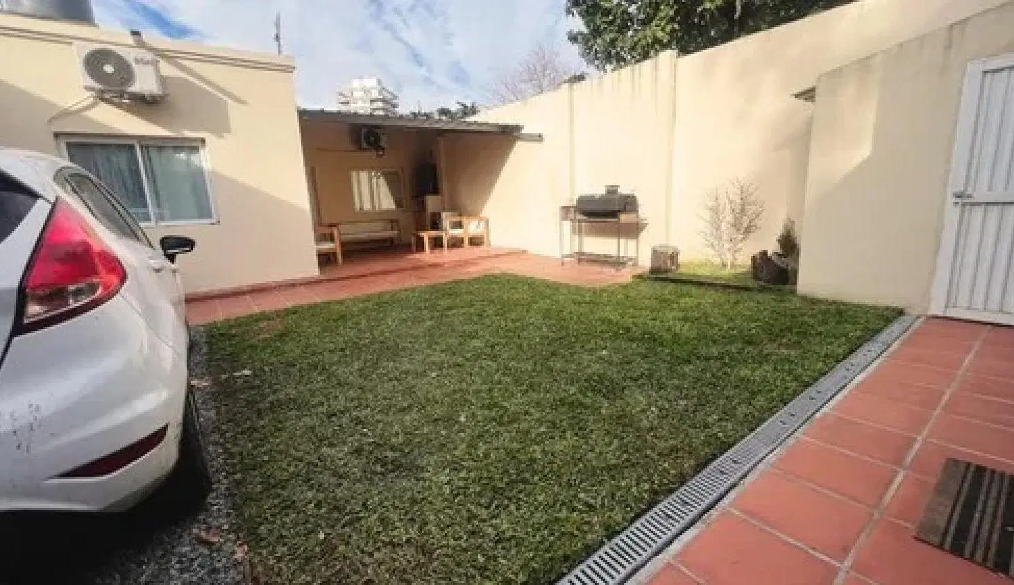 Casa en venta - 2 Dormitorios 1 Baño - Florencio Varela 4