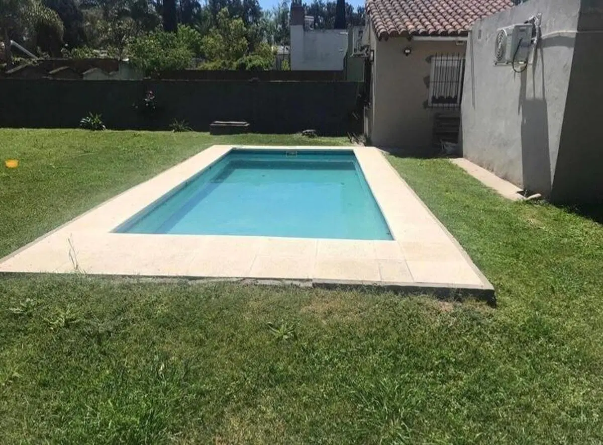 Casa en venta - 3 dormitorios 2 baños - patio y parrilla - 600 mts2 - Francisco Alvarez 2