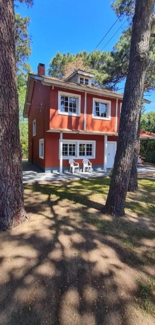 Casa en venta - 3 Dormitorios 2 Baños - Costa del Este