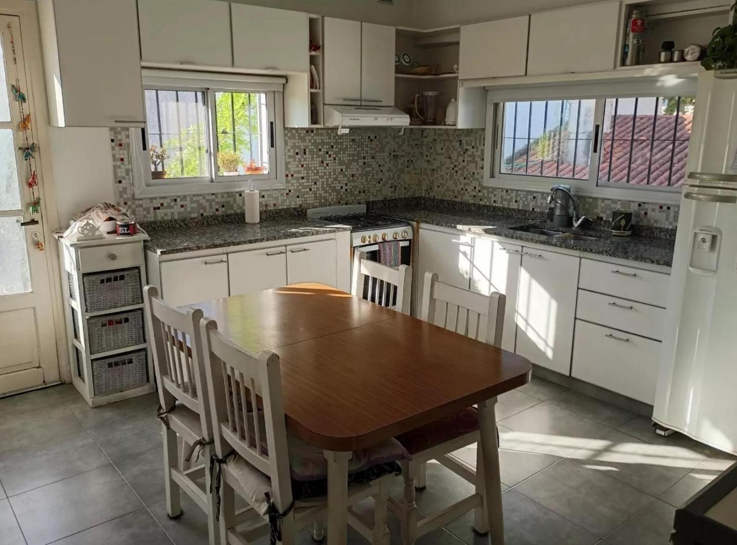 Departamento en venta - 2 Dormitorios 1 Baño - 112Mts2 - Bernal