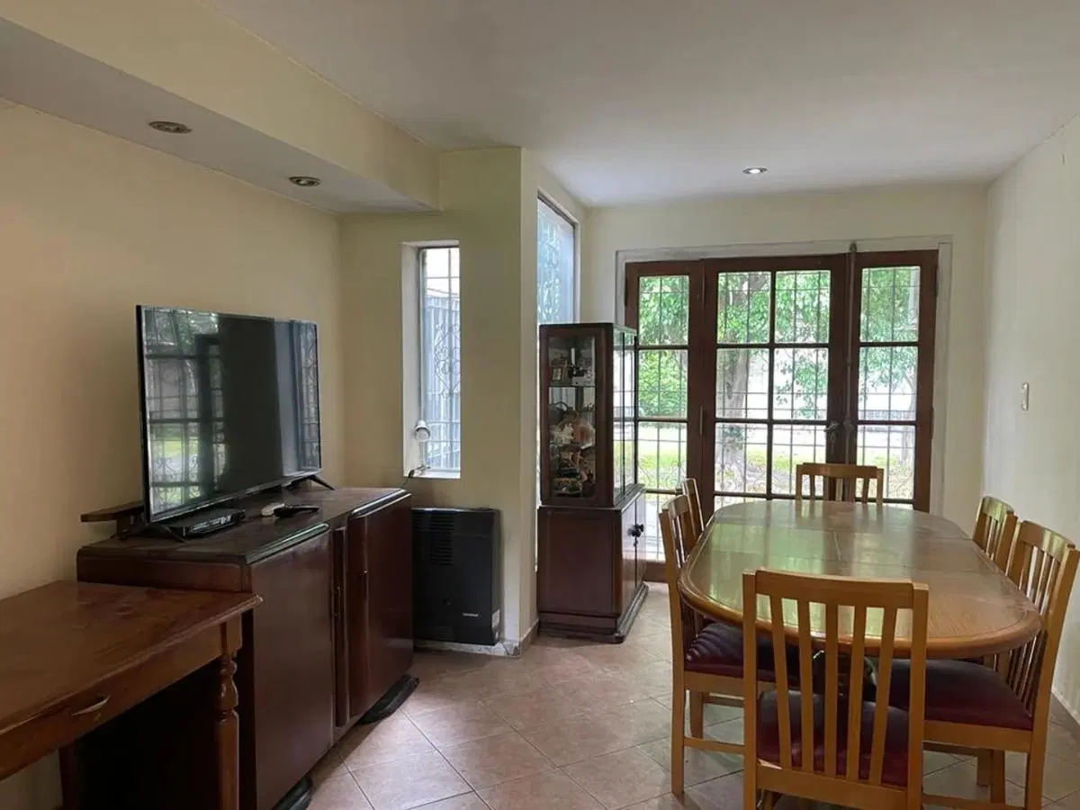 Casa en venta - 3 Dormitorios 2 Baños - Cocheras - 600Mts2 - San Miguel 1