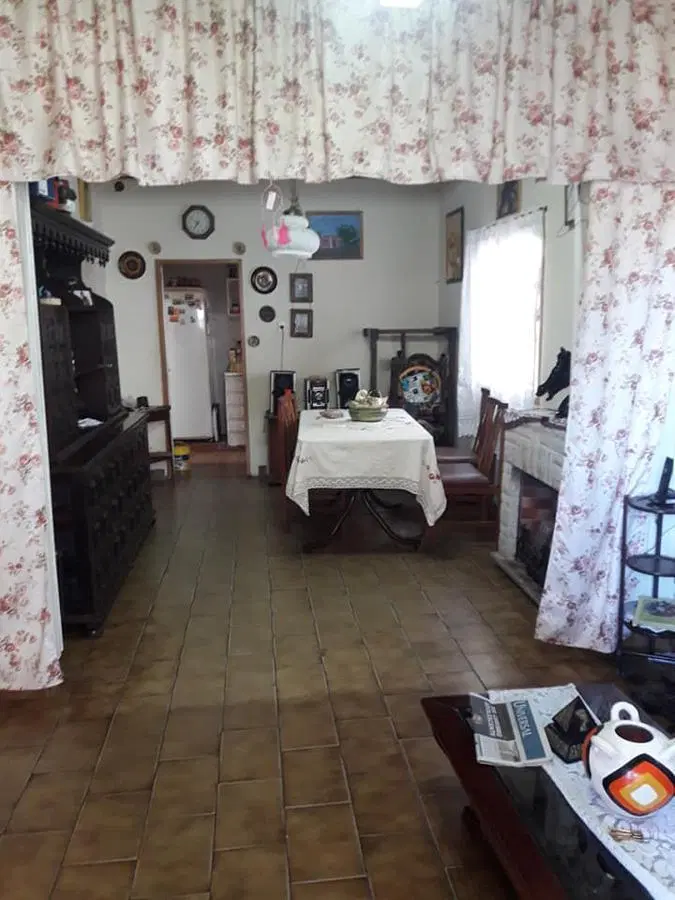Casa en venta - 3 dormitorios 2 baños - Cochera - 300mts2 - Ensenada 2