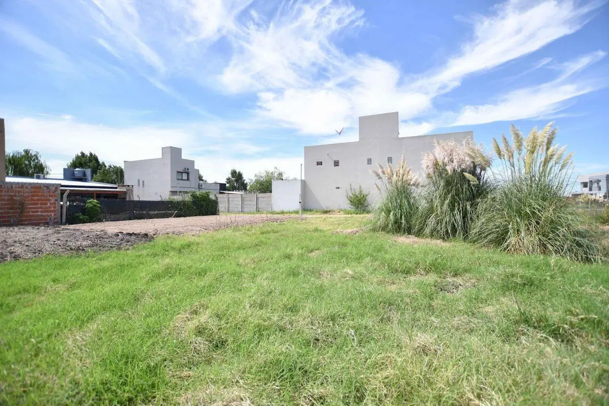 Terreno en venta - 207 mts2 - Manuel B Gonnet 2