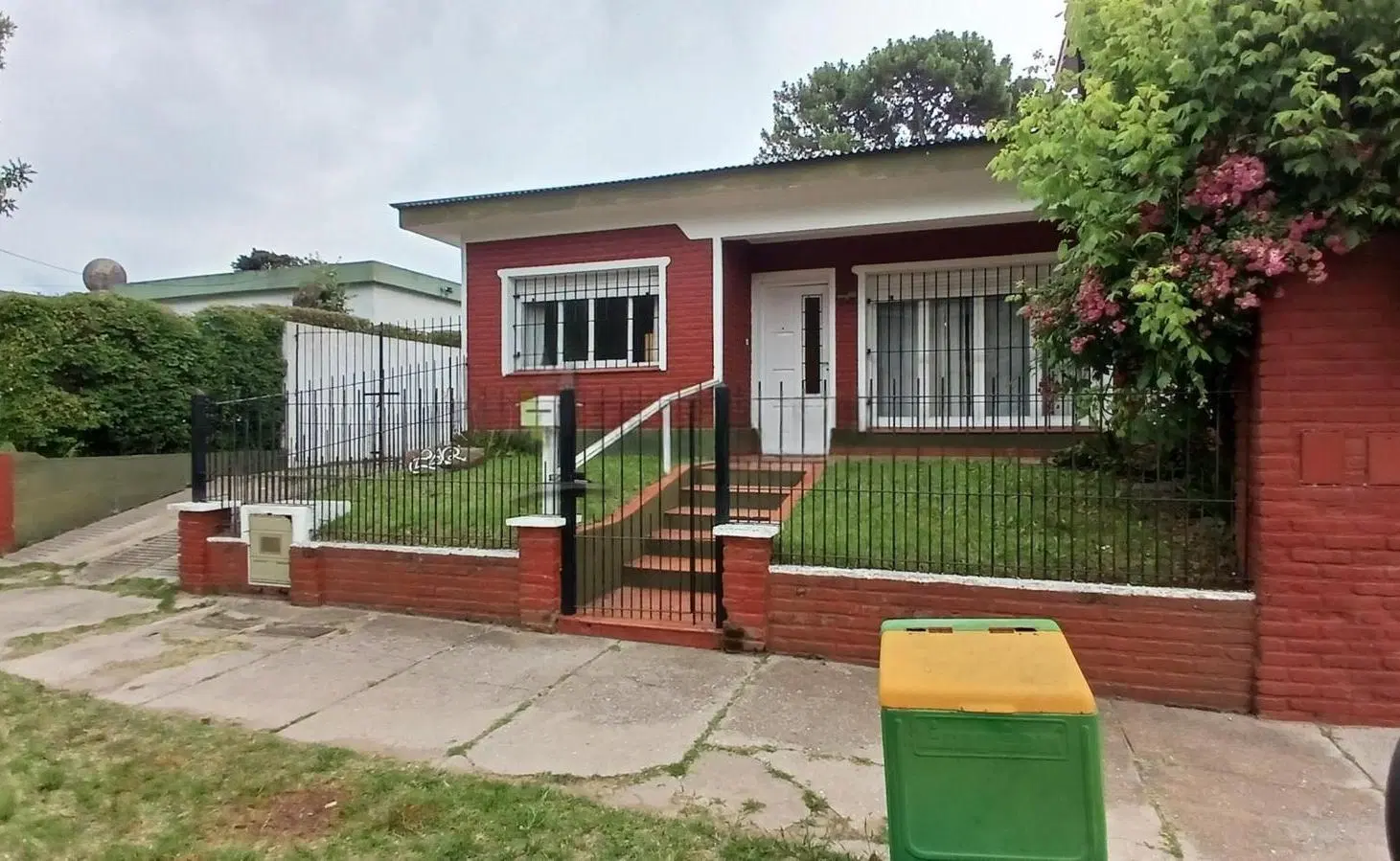 PH en venta - 3 Dormitorios 2 Baños - Villa Gesell 1