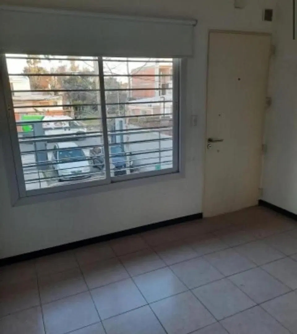 PH en venta - 1 Dormitorio 1 Baño - Castelar 5