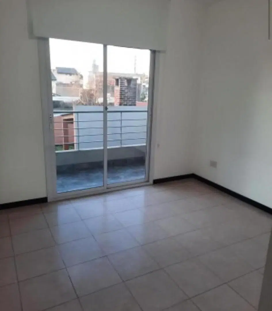 PH en venta - 1 Dormitorio 1 Baño - Castelar 1