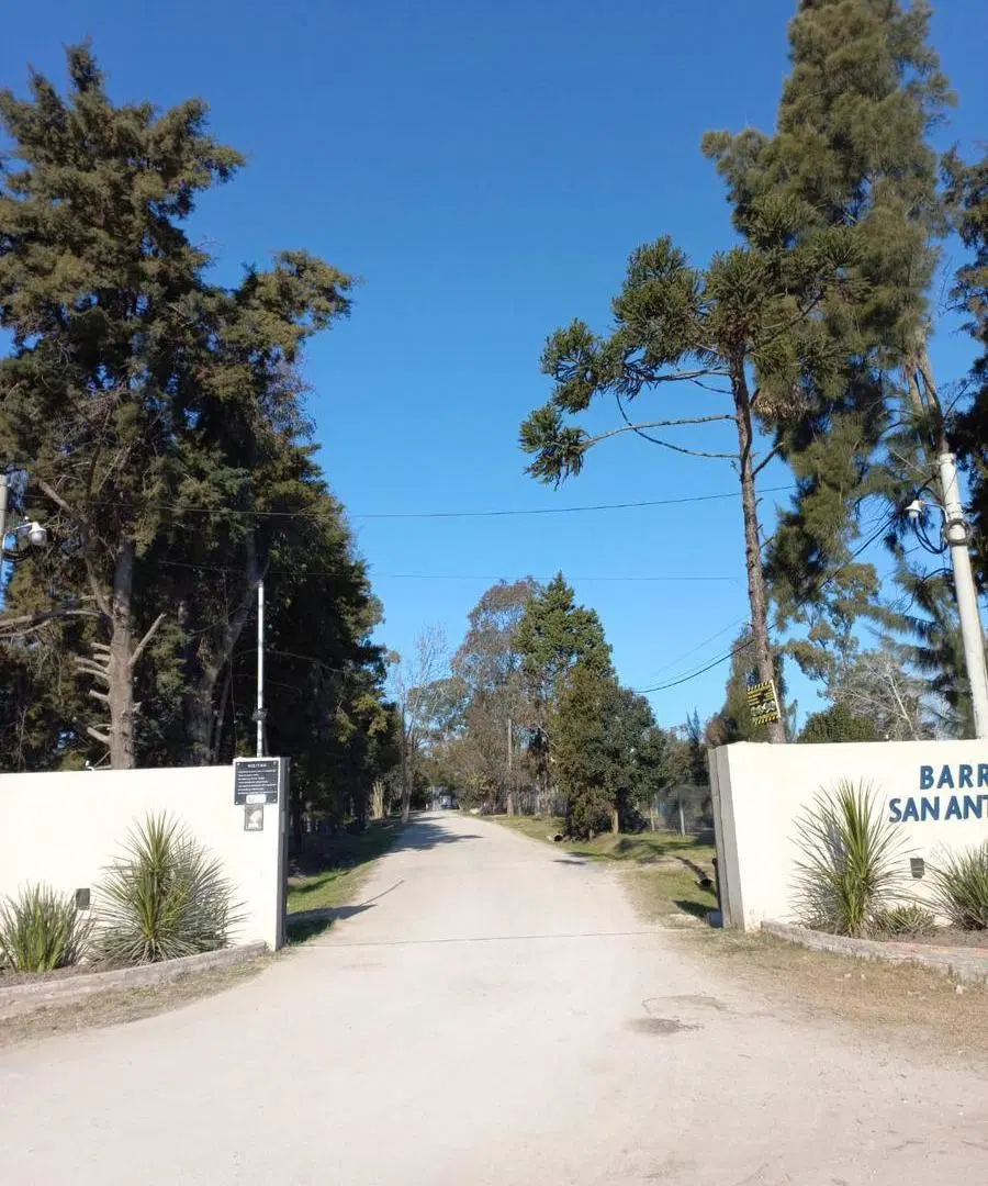 Terreno en venta - 300mts2 - Villa Elvira 4