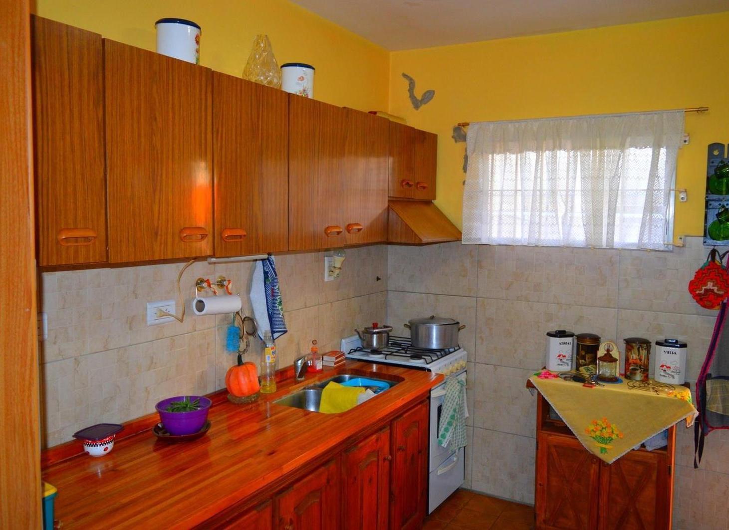 Foto de Casa en venta - 3 Dormitorios 2 Baños - 130mts2 - Santa Teresita, imagen 3