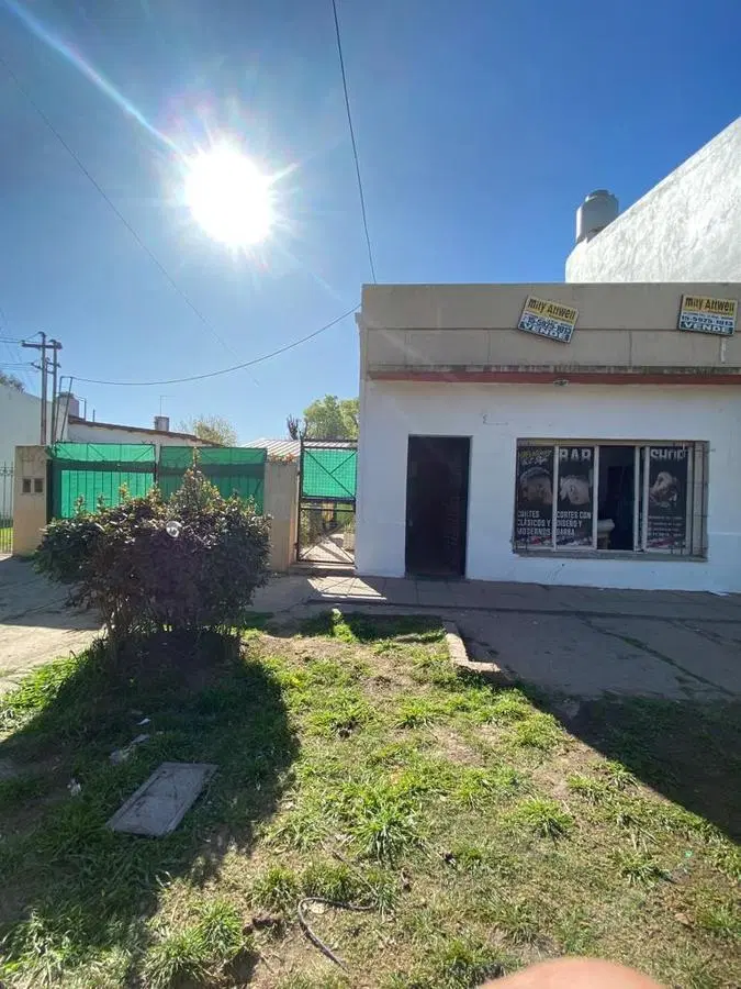 Casa en venta - 3 dormitorios 3 baños - 140mts2 - Moreno 4