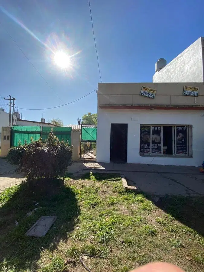 Casa en venta - 3 dormitorios 3 baños - 140mts2 - Moreno 2