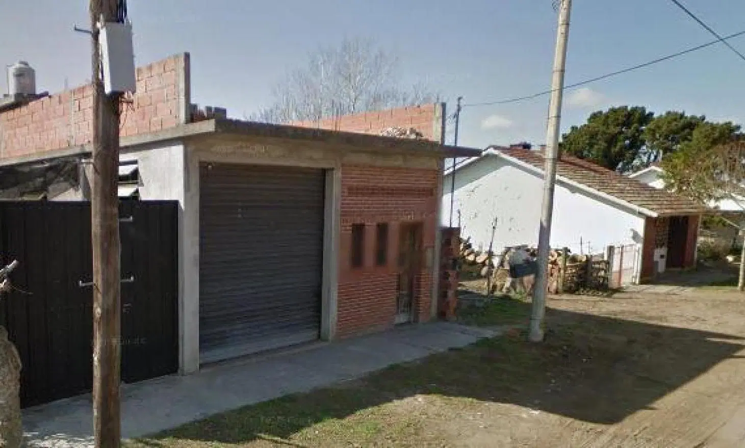 Casa en venta - 3 Dormitorios 2 Baños - Cochera - Local - 200Mts2 - Mar de Ajó 2