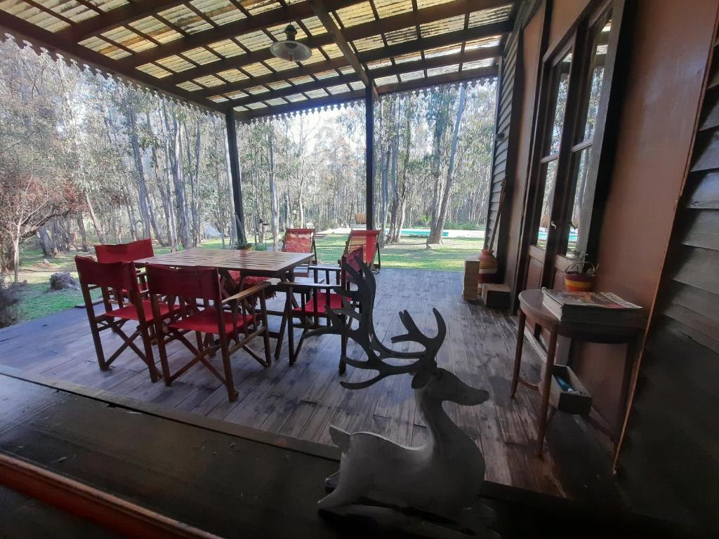 Foto de Casa en venta - 2 Dormitorios 2 Baños - Cochera - 10.000Mts2 - Ramallo, imagen 4