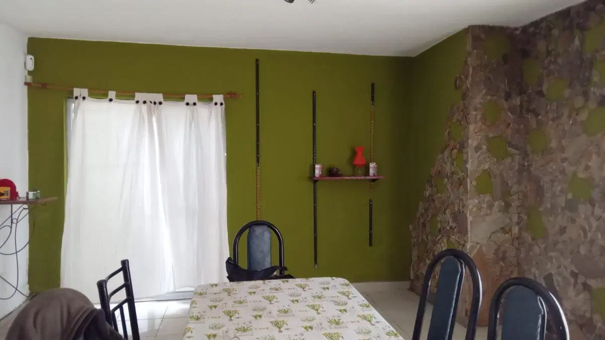 Casa en venta - 4 Dormitorios 2 Baños - Cochera - 400Mts2 - Los Hornos 5