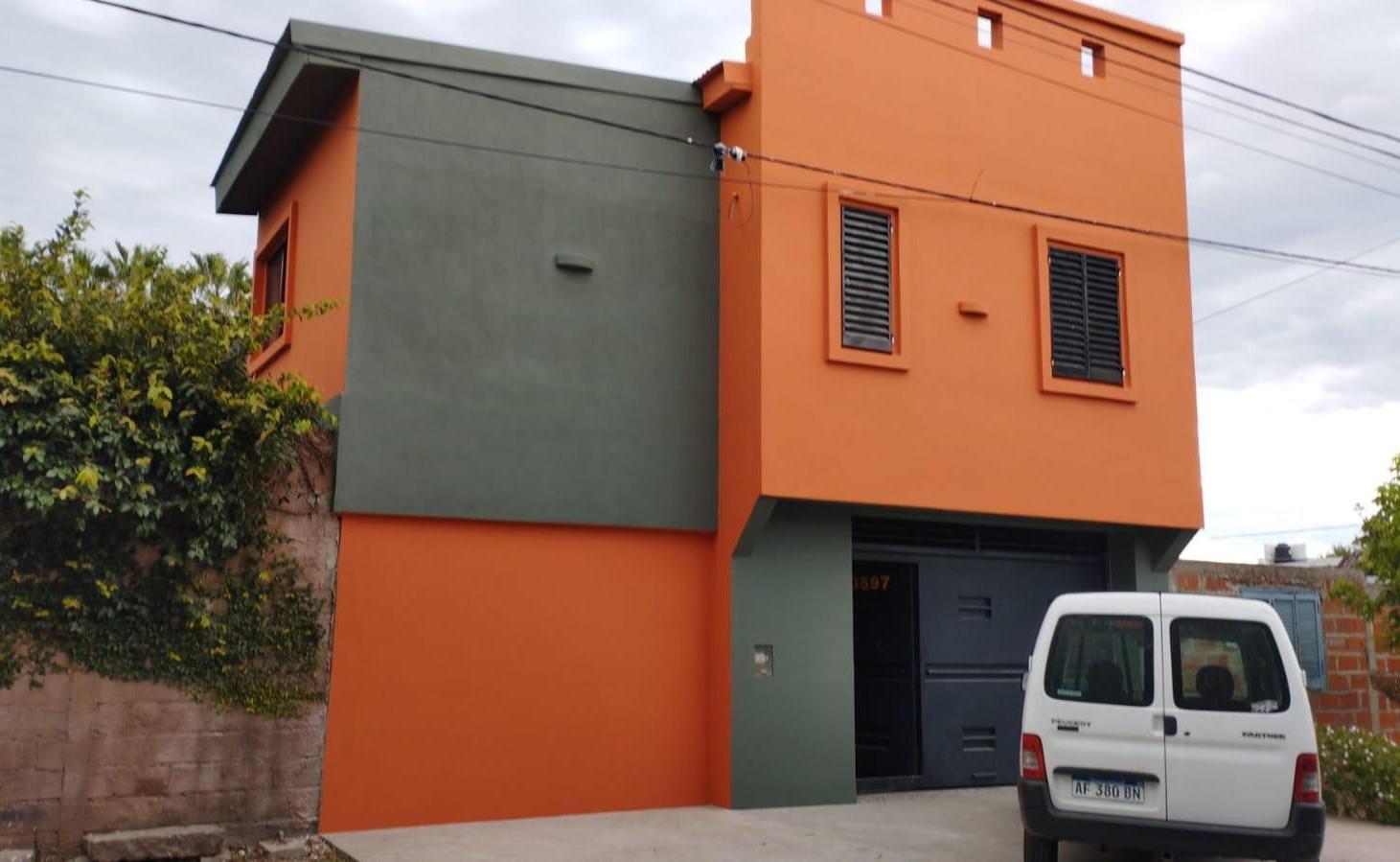 Casa en venta - 5 Dormitorios 3 Baños - Villa Elvira