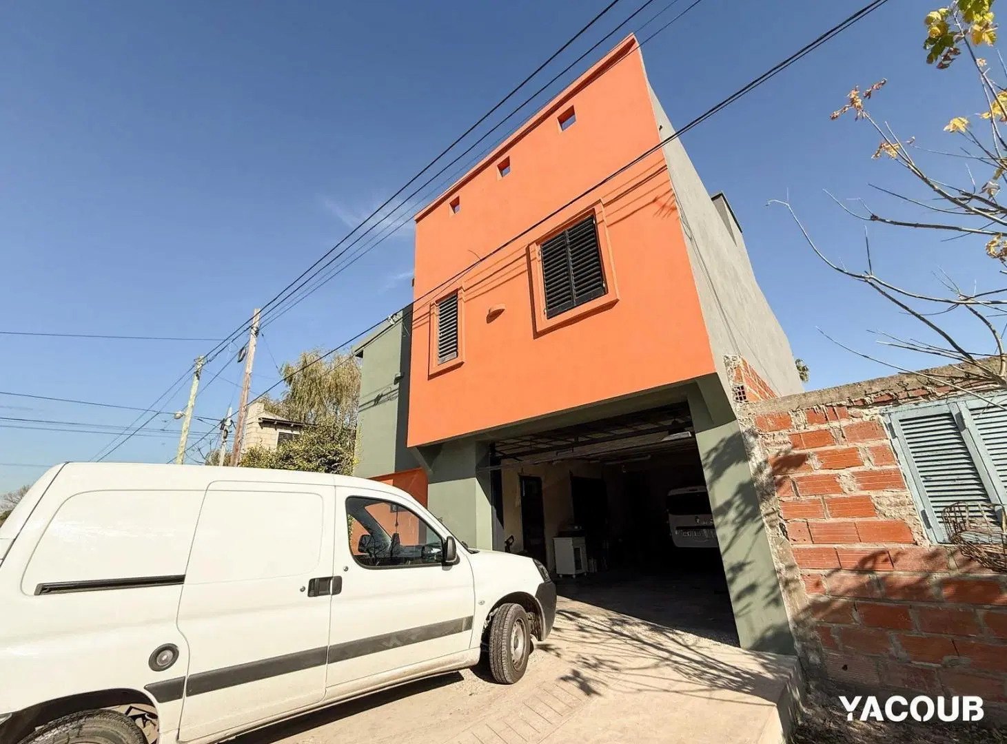Casa en venta - 5 Dormitorios 3 Baños - Villa Elvira 3