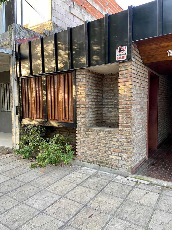 Casa en venta - 3 dormitorios 1 baño - 180mts2 - Chivilcoy