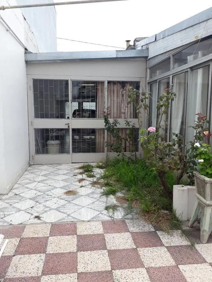 Casa en venta - 3 dormitorios 3 baños - Cochera - 160mts2 - La Plata 1