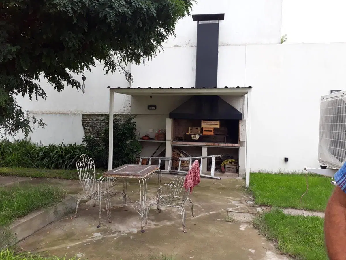Casa en venta - 3 dormitorios 3 baños - Cochera - 160mts2 - La Plata 5