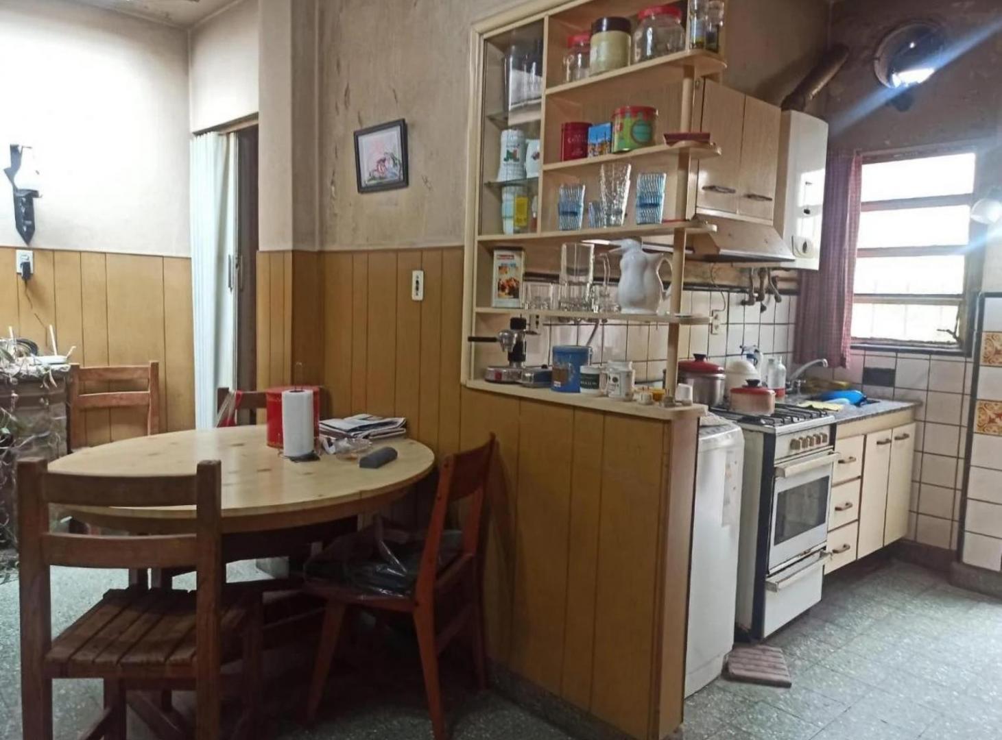Foto de Casa en venta - 2 Dormitorios 1 Baño - Morón, imagen 3