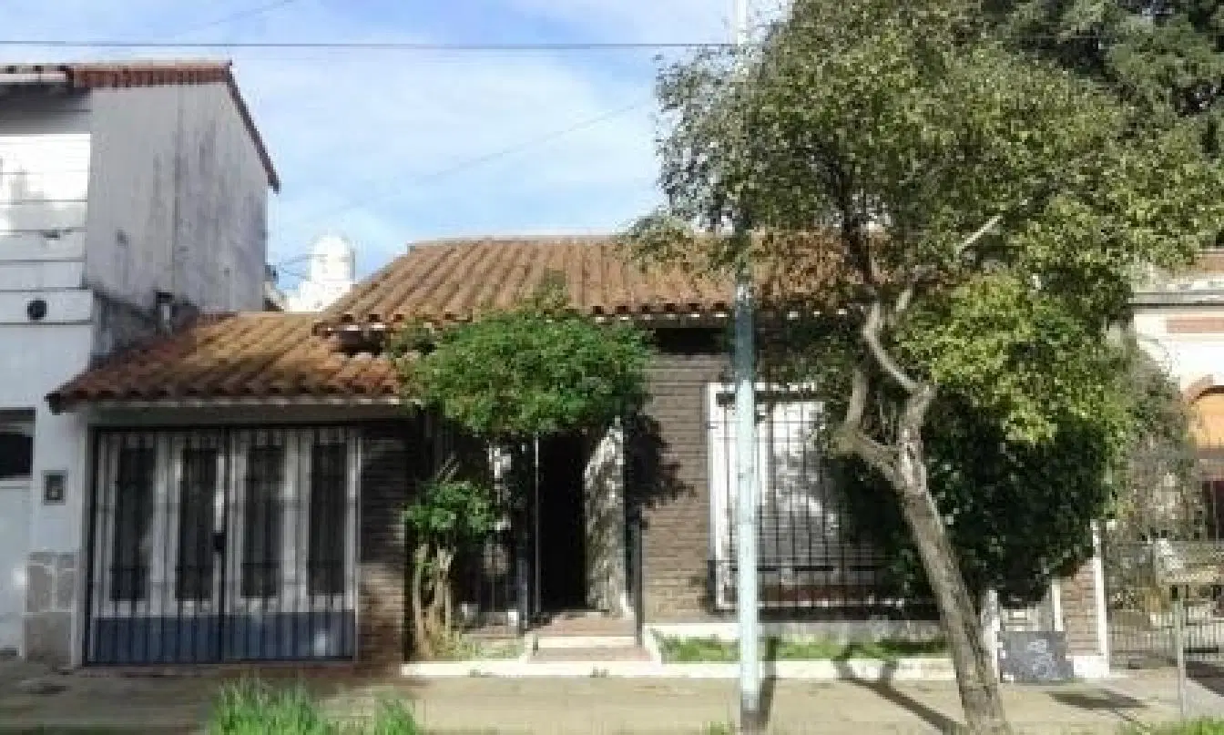 Casa en venta - 2 Dormitorios 1 Baño - Morón 1
