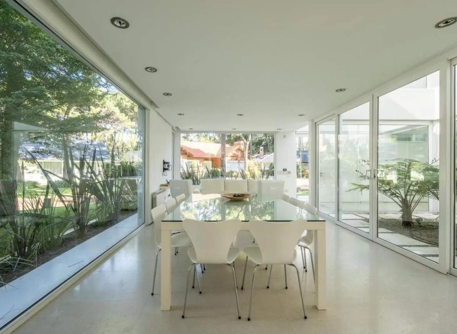 Casa en venta - 3 Dormitorios 3 Baños - Pinamar 2