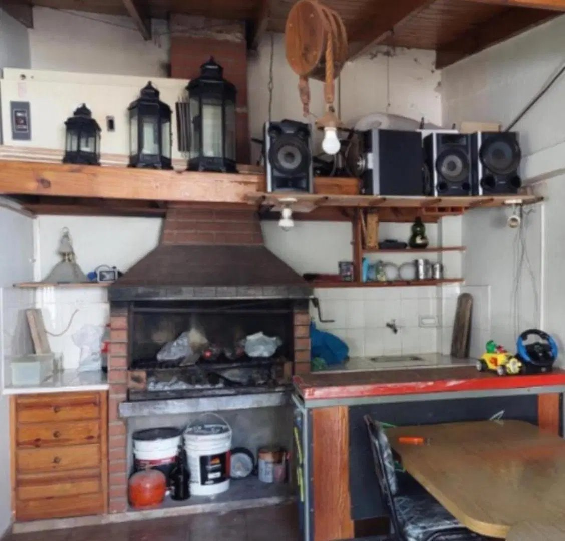 Casa en venta - 3 Dormitorios 2 Baños - Mar del Plata 4