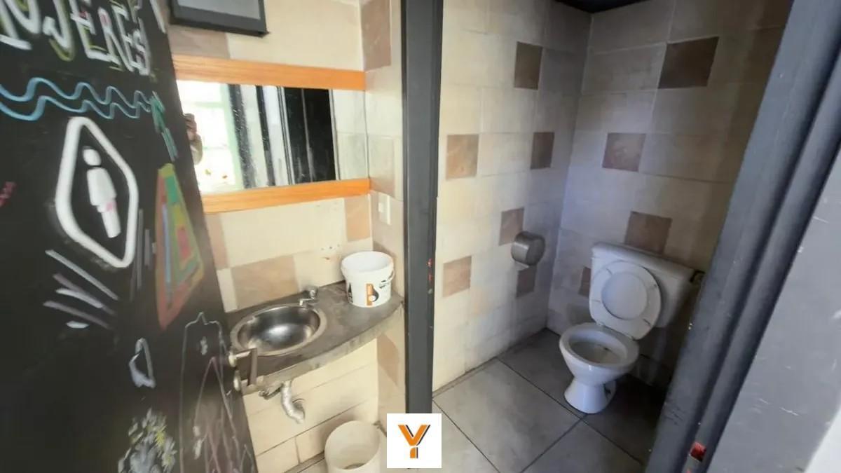 Foto de Local Comercial en alquiler - 3 Baños - Villa Devoto, imagen 1