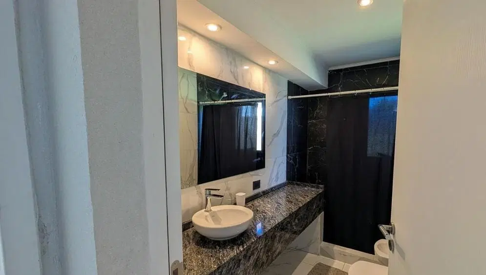 Casa en venta - 4 Dormitorios 4 Baños - Residencial II 4
