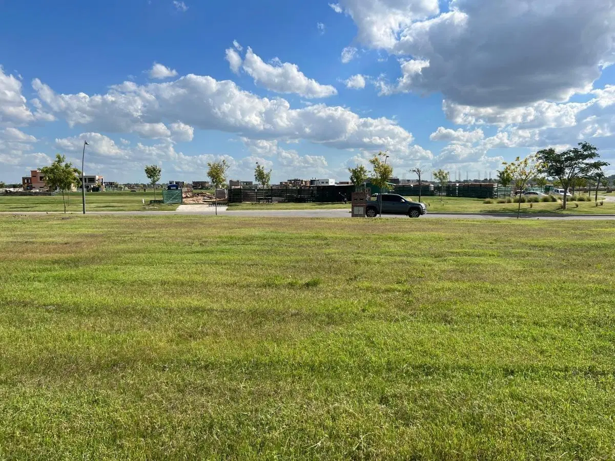 Terreno en venta - 908Mts2  - Puertos del Lago 8