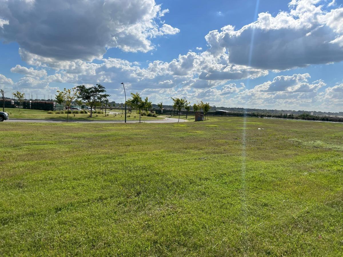 Terreno en venta - 908Mts2 - Puertos del Lago